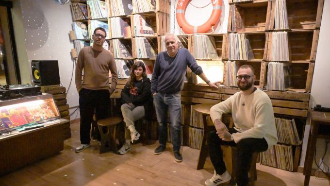 El espacio Salvadiscos es un punto de referencia para los amantes del vinilo. Foto: Joanna Chichelnitzky