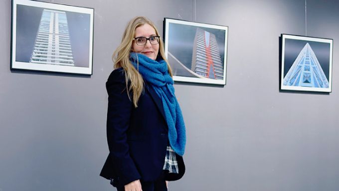 Mabel Cedrón el dia de la inauguració de l’exposició al CC Parc Sandaru. Foto cedida