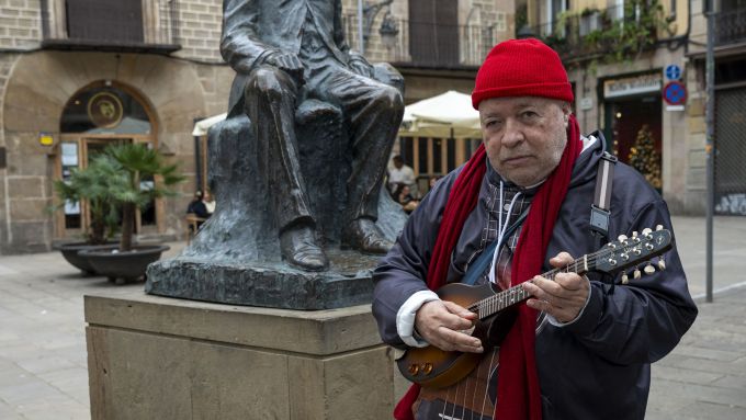 Aside from his career as a troubadour, Quico has been in many groups. 
