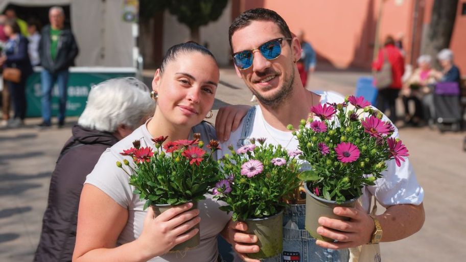 La curiosa iniciativa de Sant Joan Despí per omplir ho tot de flors