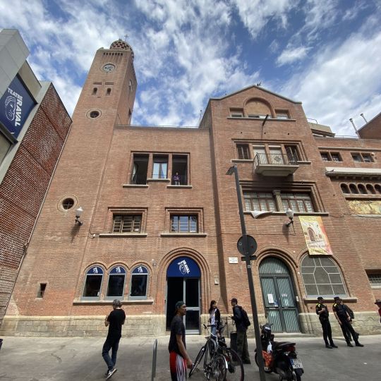El Teatre Raval es troba al carrer de Sant Antoni Abat, 12, al Raval. Foto: Cultura B