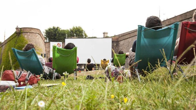 Del 10 de juliol al 5 d’agost, el cicle de cinema a la fresca torna al Fossat de Santa Eulàlia del Castell de Montjuïc. Foto: Sala Montjuïc