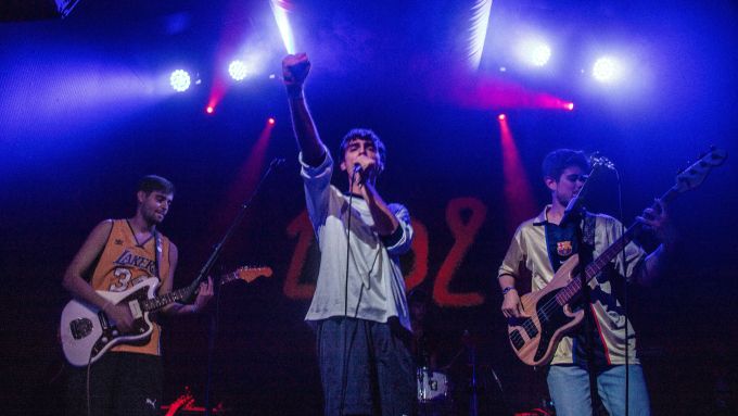 La banda de Sant Andreu de Palomar combina rock i identitat de barri en una proposta pròpia anomenada 'quinquipop'. Foto cedida