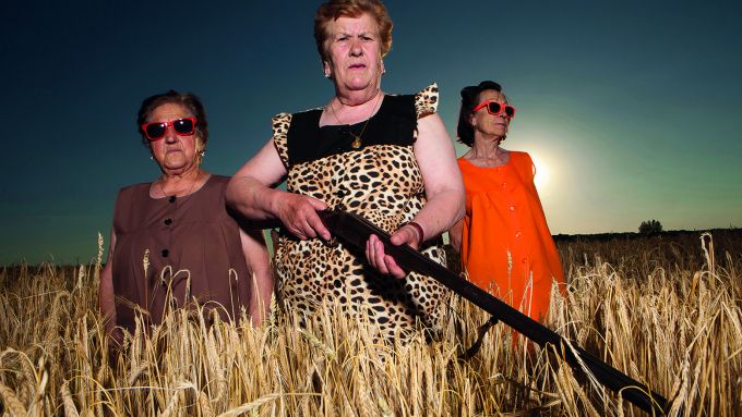 La muestra retrata un grupo de mujeres de Villarmienzo, una población de 45 habitantes de Palencia. Foto: Lucía Herrero
