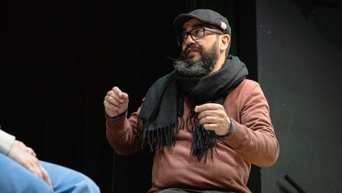 Javier Sánchez, del barri de Gavarra, és un dels programadors de la sala. Foto: Joanna Chichelnitzky