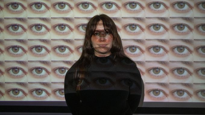 Una parte importante de la obra de Lorena Ruiz tiene relación con los ojos y la mirada. Foto: Joanna Chichelnitzky