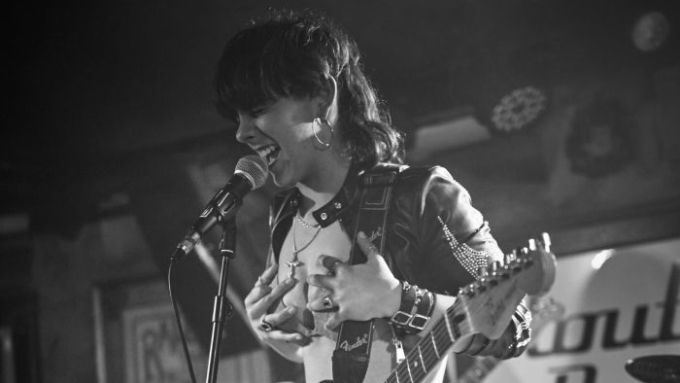 Julieta Cabré es una joven promesa del rock en el Baix Llobregat. Foto: Ramon Hernández