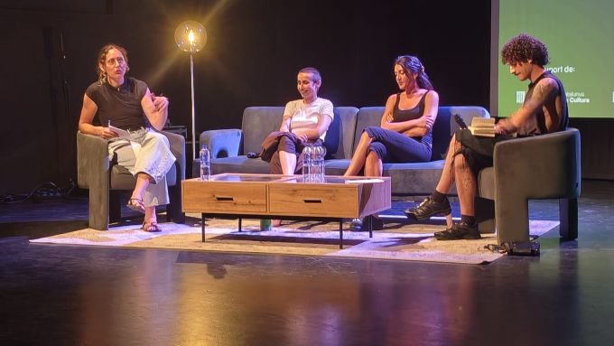 Between the need to connect with the public and the risk of becoming content creators, Zahara and Queralt Lahoz have reflected on the new challenges of music in the digital age. Photo courtesy[/caption]