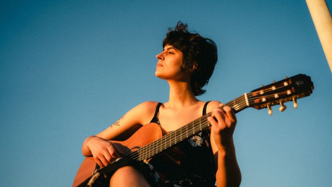 La barcelonina Ruth Brezo debuta amb el seu primer avançament, ‘Blau’. Jhonatan Moran