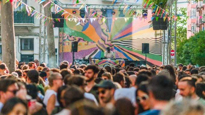 Festa de Salvadiscos amb música en directe. Foto: @salvadiscos Festa de Salvadiscos amb música en directe. Foto: @salvadiscos